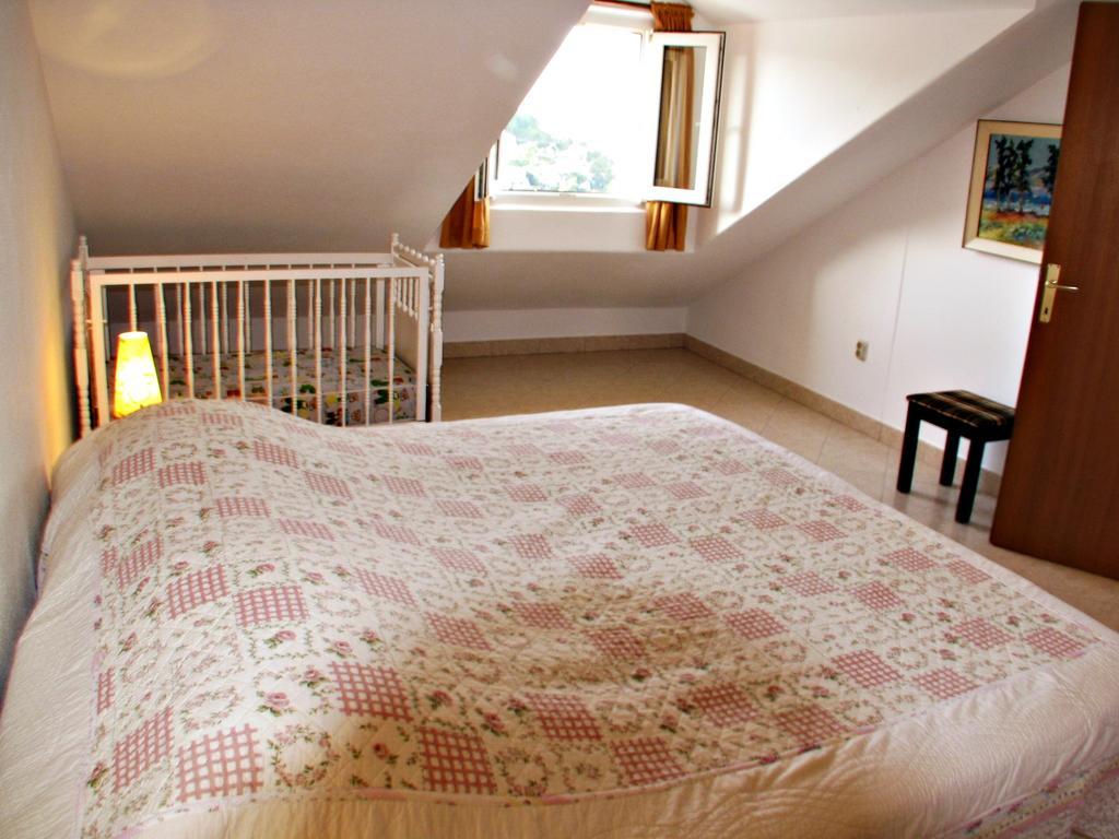 Apartment Martinic Pucisca Pokoj fotografie
