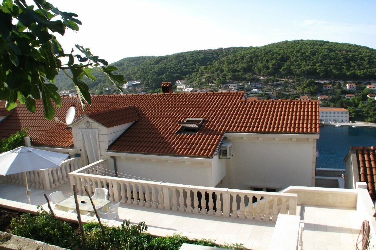 Apartment Martinic Pucisca Exteriér fotografie